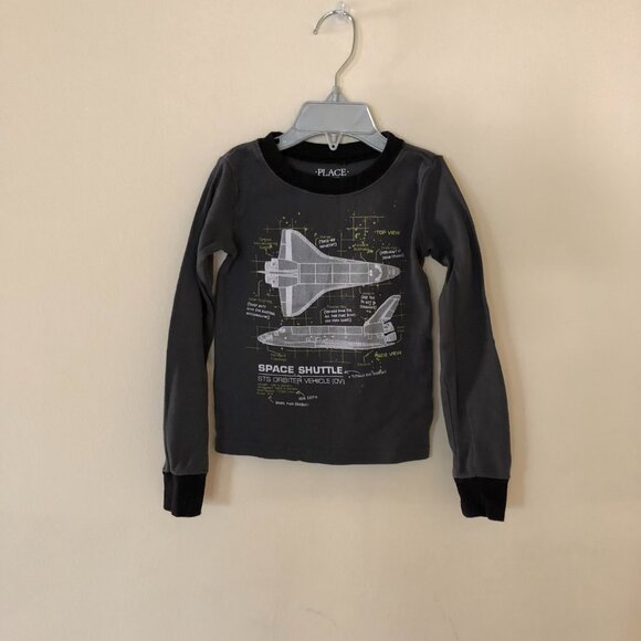 Bundle of Graphic t shirt and long sleeve shirt with sweatpants - Picture 4 of 16